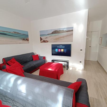 Appartamento Vacanze Alla Maddalena ลามัดดาเลนา ภายนอก รูปภาพ